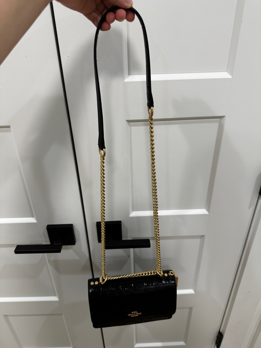 NEW Coach Black Croc-Embossed Shoulder Bag with Gold Chain Strap - Picture 3 of 7